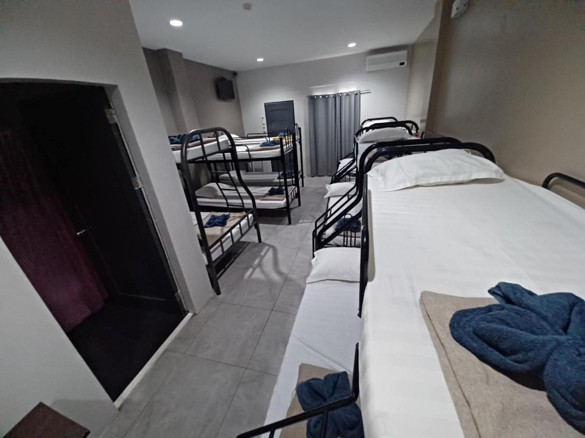 2020 Travelers Inn Dumaguete City Eksteriør billede
