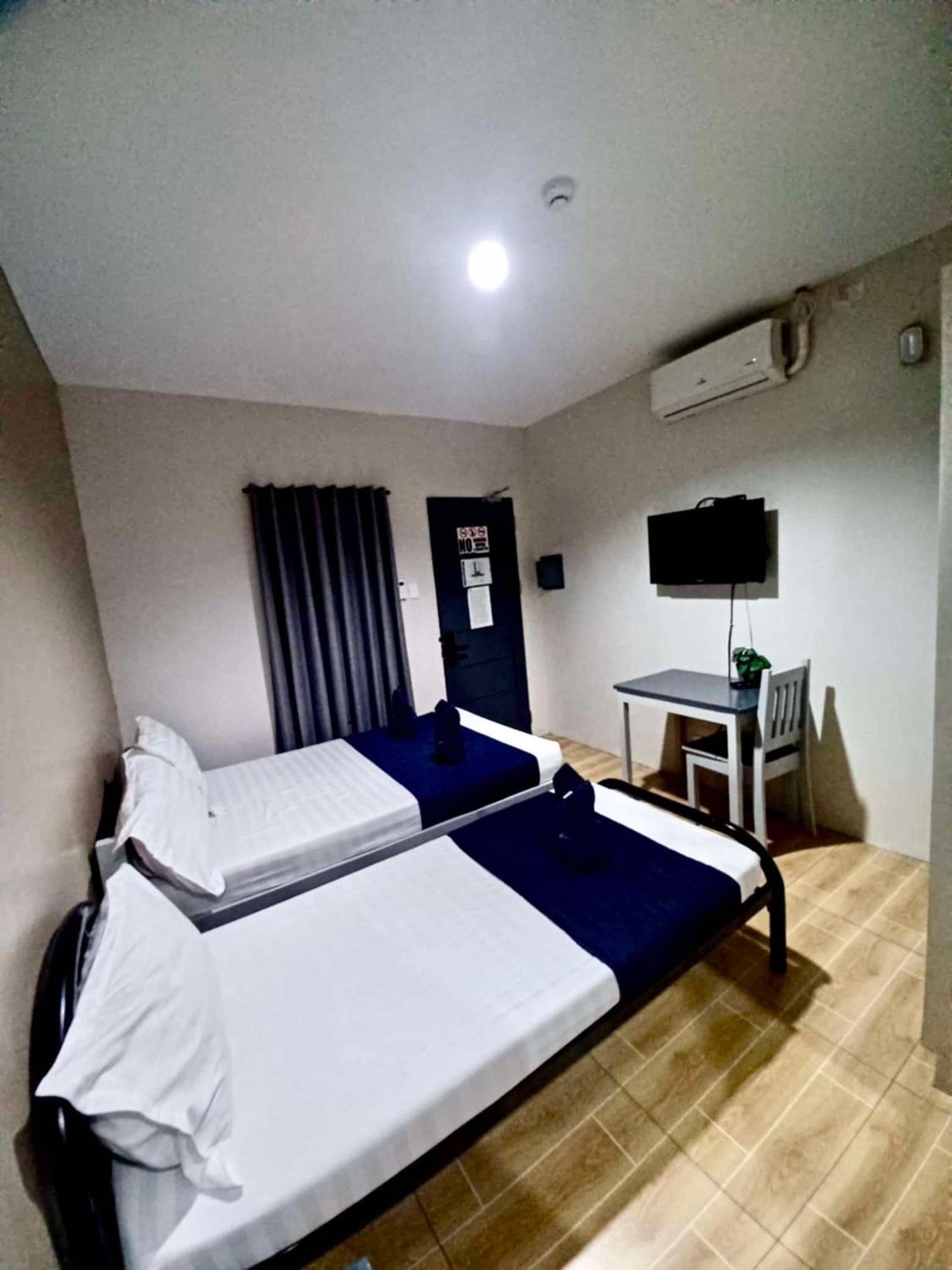 2020 Travelers Inn Dumaguete City Eksteriør billede
